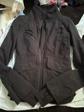 lululemon athletica Women's Black Utility Zip Jacket *flawed*